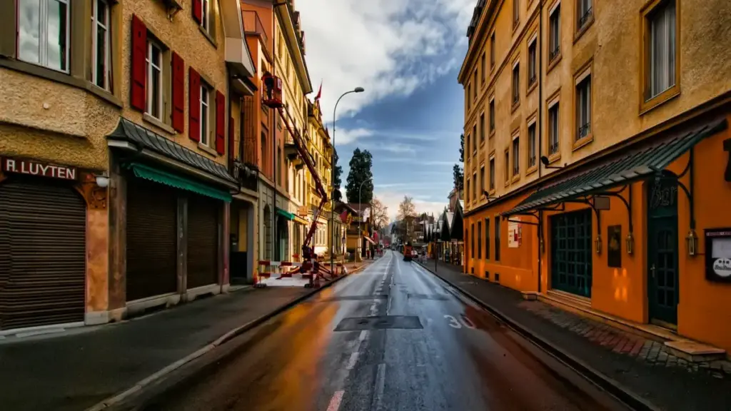 מדריך פרקטי ליוצרים בישראל: איך למצוא, לפנות ולשכנע מותגים אוקראיניים באינסטגרם להקליט סרטוני unboxing ועדויות — טקטיקות, תסריטים, וסיכוני אמון.