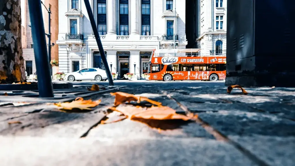 מדריך פרקטי ליוצרים ישראלים: איך למצוא, לפנות ולסגור שיתופי פעולה עם מותגי בריטניה דרך Xiaohongshu — unboxing, KOC ותיעוד אמיתי שמומר למכירות.