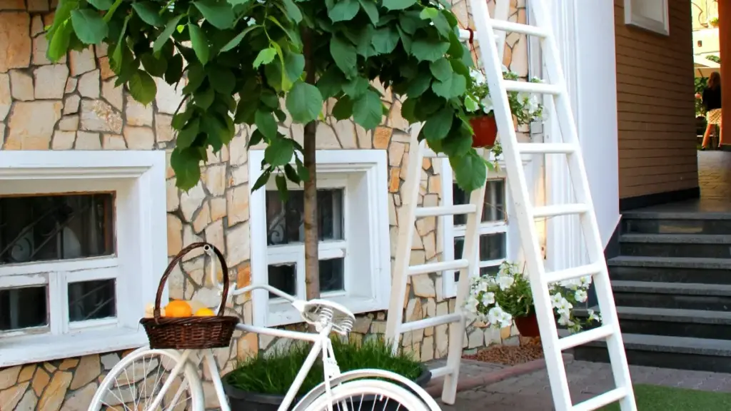 מדריך פרקטי לכותבים ויוצרים ישראלים: טקטיקות חמות לפניה למותגים במונטנגרו דרך Discord, בניית אמון, והפיכת שיחות לקמפיין סקירה ארוך וממירות.