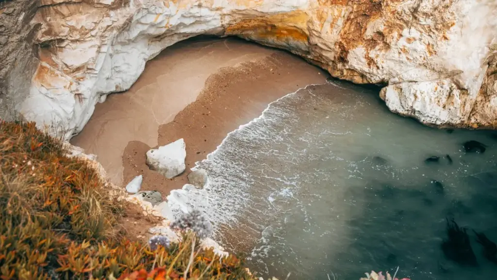 מדריך פרקטי למציאת יוצרי SoundCloud בקניה כדי להגיע לנישות ייחודיות לניסויי SaaS — כלים, אסטרטגיות ותהליך פעולה מותאם לשוק האפריקאי-דיגיטלי (2026).