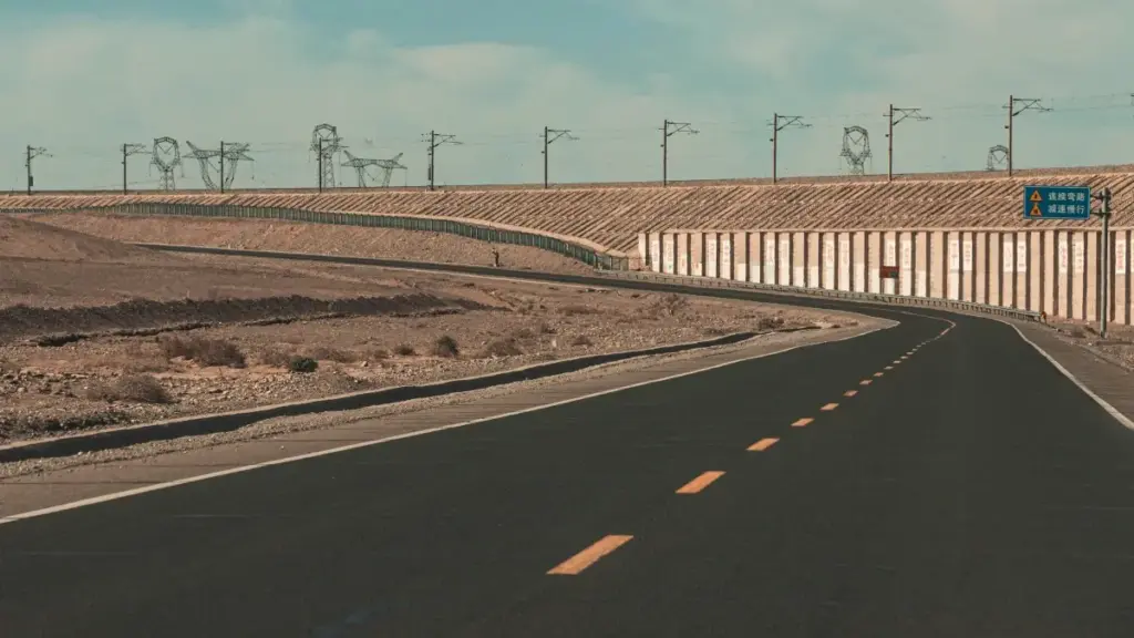 מדריך פרקטי למפרסמים בישראל: איך לאתר, לבדוק ולשתף פעולה עם יוצרות OnlyFans מאורוגוואי על פרודוקט ליינס.